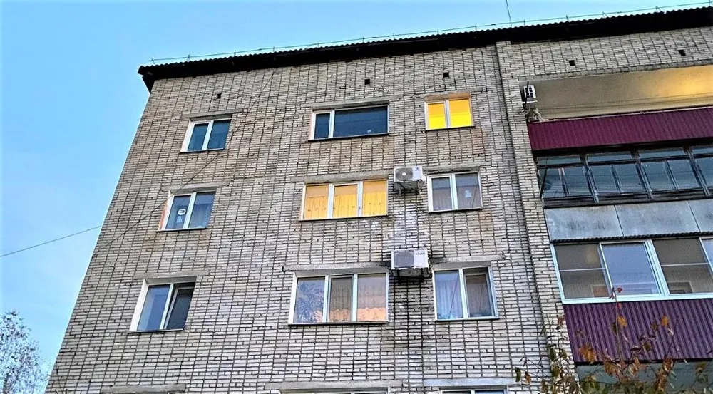 Ради спасения ребёнка полицейский через балкон проник в квартиру в Биробиджане