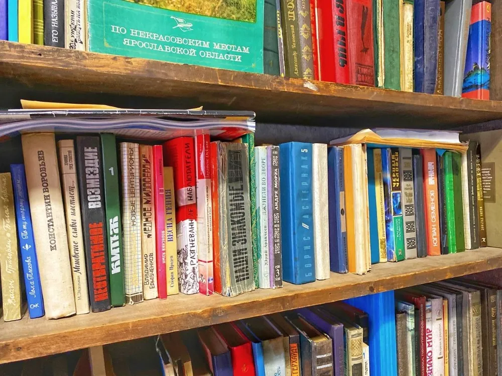 Большой ремонт затеяли в школьной библиотеке районного центра ЕАО