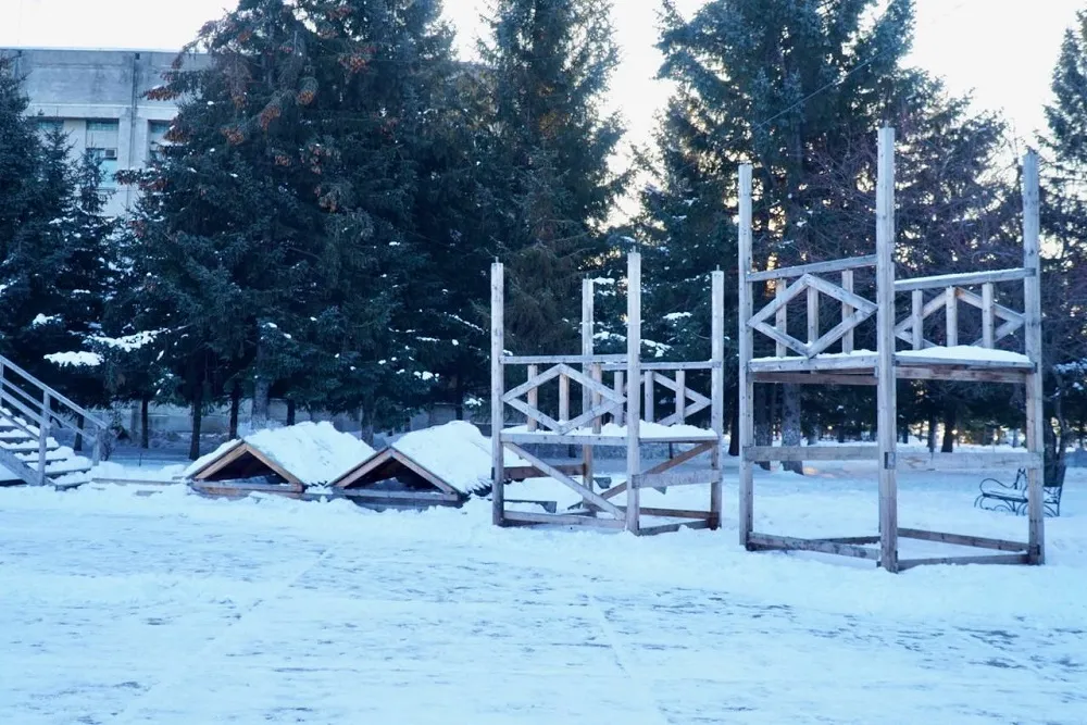 Каток и горки: каким будет новогодний городок в Биробиджане в этом году