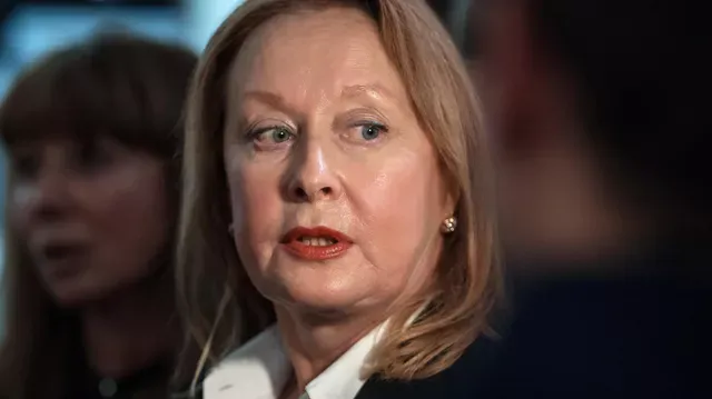 С переломом позвоночника госпитализировали актрису Ларису Удовиченко