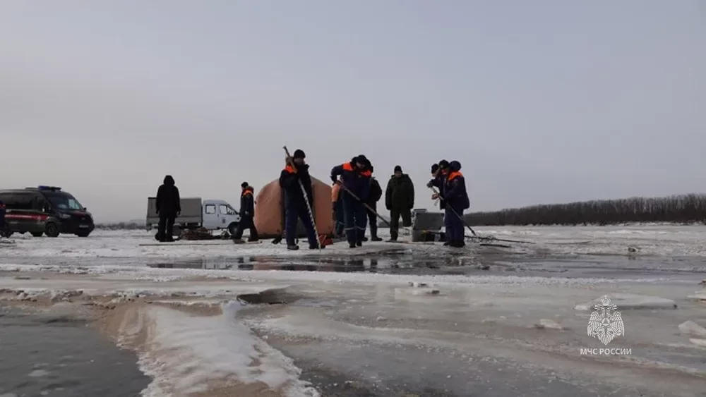 «Пытались спастись, но унесло течением»: поиски двух рыбаков продолжаются в Хабаровском крае
