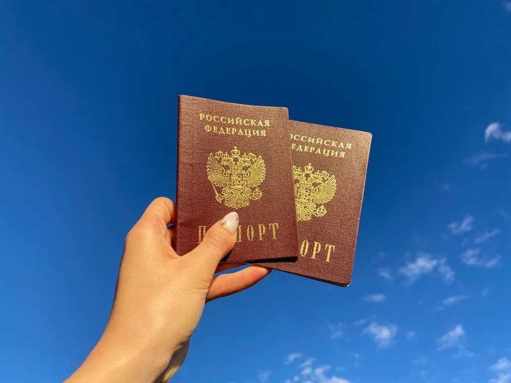 Марихуану прятал в паспорте мужчина в Биробиджане