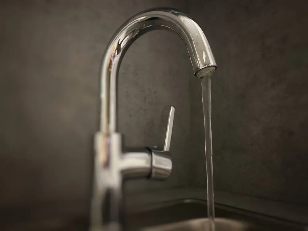 Жителям посёлка в ЕАО, где вспыхнула массовая инфекция, перекрыли центральное водоснабжение