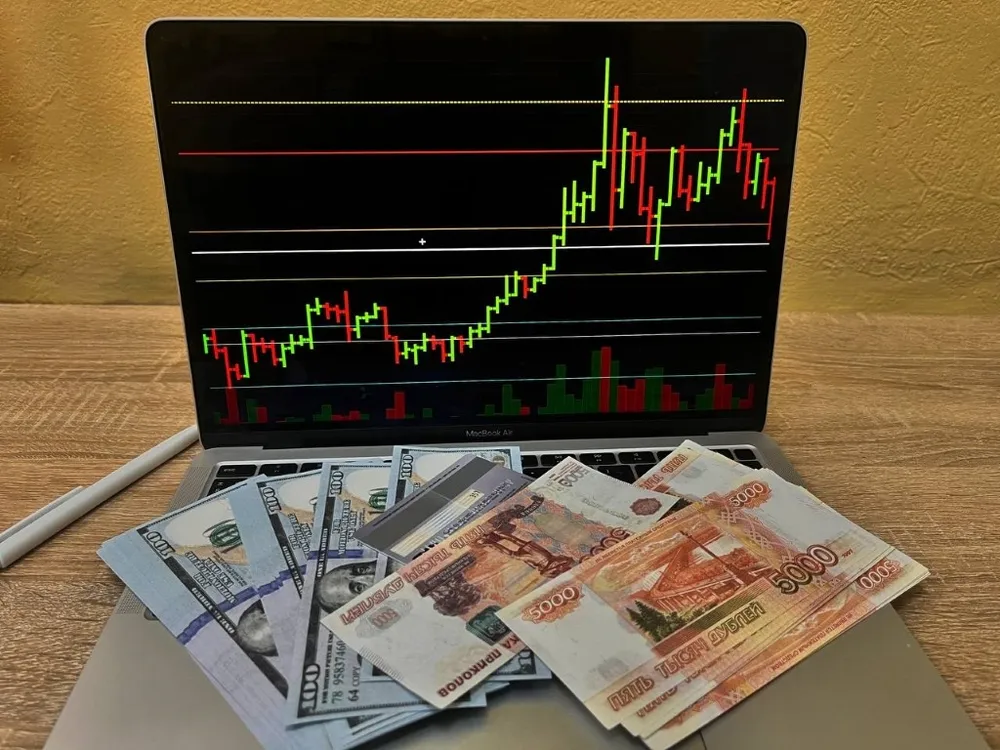 Взял пять кредитов почти на 2 млн рублей по подсказке мошенников житель Биробиджана