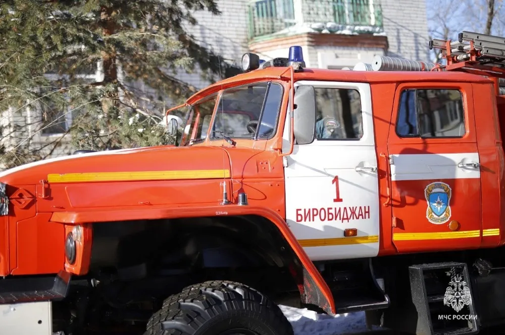 Эвакуироваться из горящего дома пришлось жителям Биробиджана