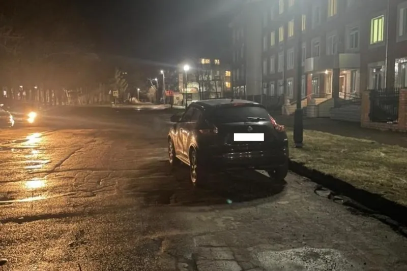 Наехал на припаркованное авто и скрылся с места ДТП водитель в Биробиджане