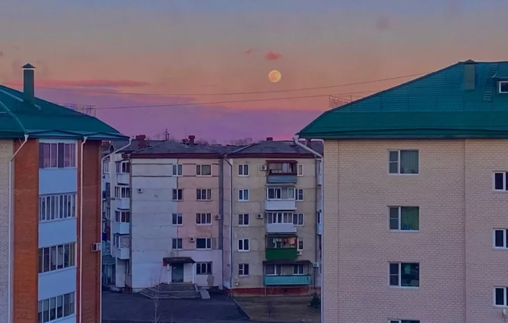 Розовое полнолуние смогут наблюдать 6 апреля жители ЕАО