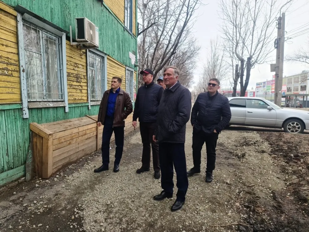 Не удастся положить новый тротуар на участке по ул. Советской в Биробиджане