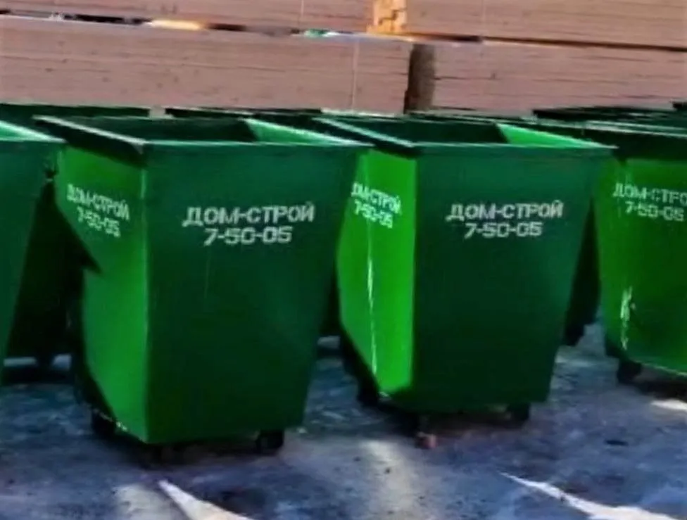 Регоператор в ЕАО изготовил и установил 90 новых контейнеров для сбора отходов