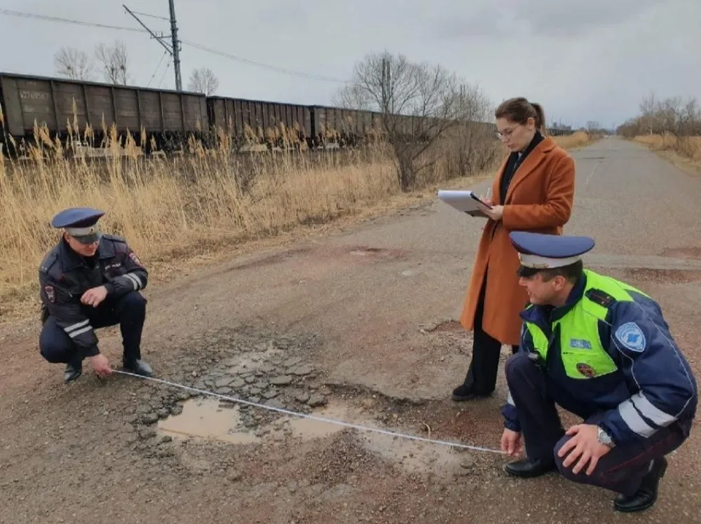 Отсутствие дорог и автобусного сообщения в Смидовичском районе заинтересовало прокуратуру