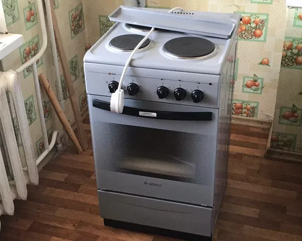 Ликвидировать кухонный гарнитур заставили приставы жительницу Хабаровска