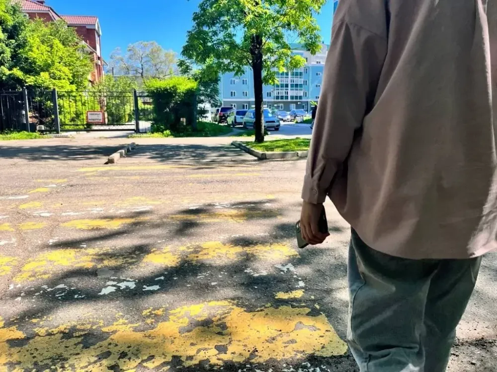 Угрожая выложить интимные видео, вымогала деньги у знакомой жительница ЕАО