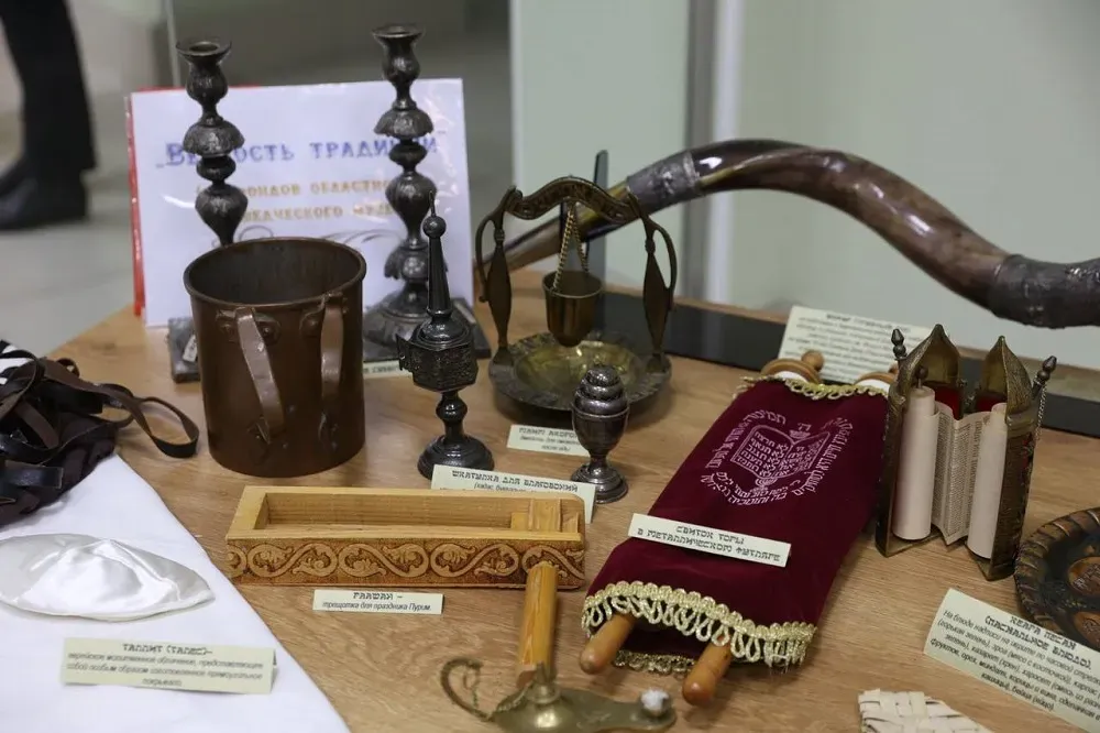 С праздником Шавуот поздравил евреев губернатор ЕАО Ростислав Гольдштейн