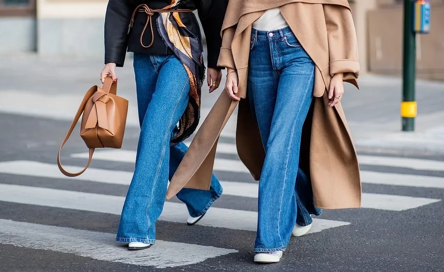 Как стильно сочетать джинсы в 2023 году? Будь в тренде!