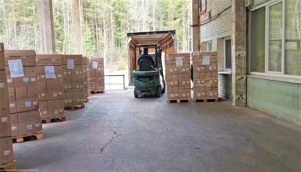 Крупную партию лекарств в зону СВО снова направил депутат Госдумы от ЕАО Александр Петров