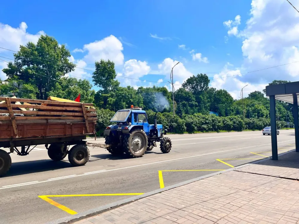Продавали несуществующую спецтехнику и липовые водительские права два афериста из ЕАО