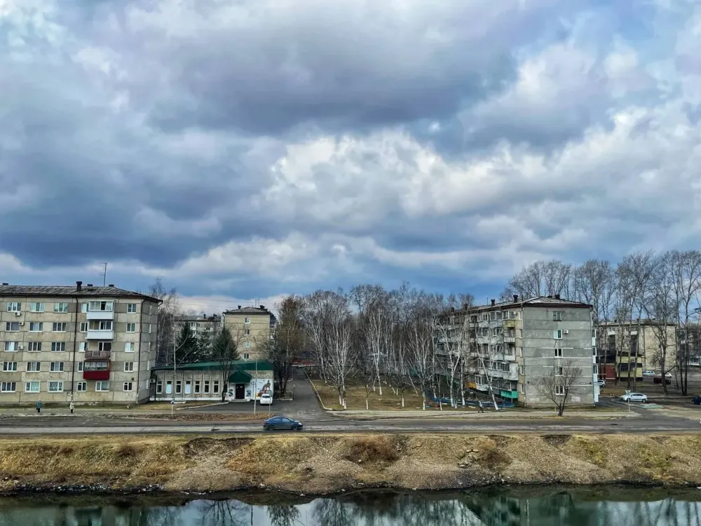 Пора доставать куртки и зонты: Погода на четверг в ЕАО