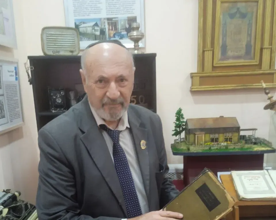 Хранит культурное наследие еврейского народа экскурсовод Борис Голубь из Биробиджана