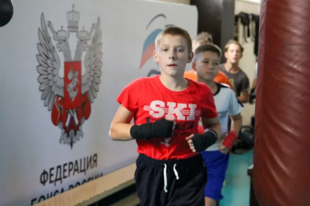 Юных боксёров из детских домов растит Виктория Искандарова