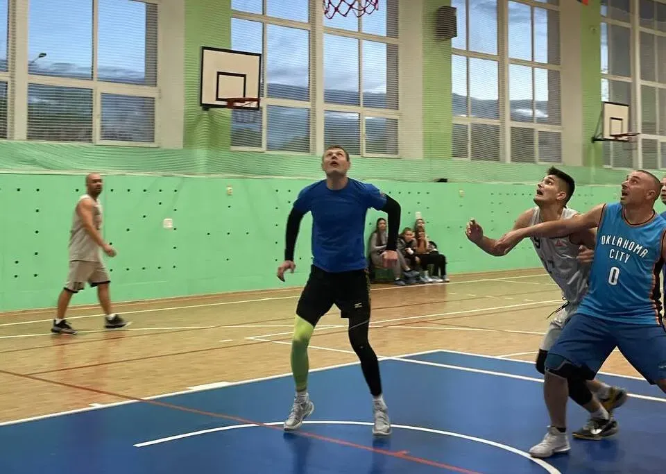 Мы молодые, сильные, здоровые: спортсостязания проходят на стадионе «Дружба» в Биробиджане