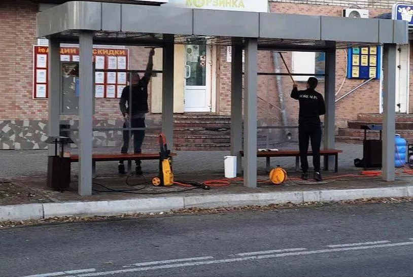 Очищаются и подготавливаются к зиме улицы Биробиджана