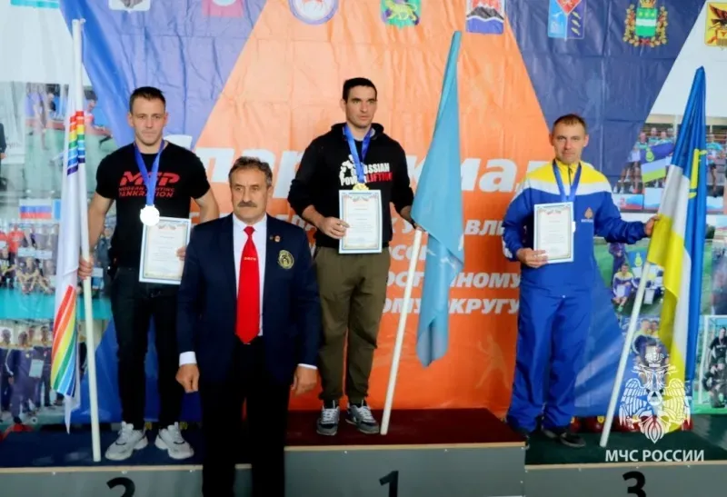 Серебряную медаль на соревнованиях по гиревому спорту в Улан-Удэ выиграл спасатель из ЕАО