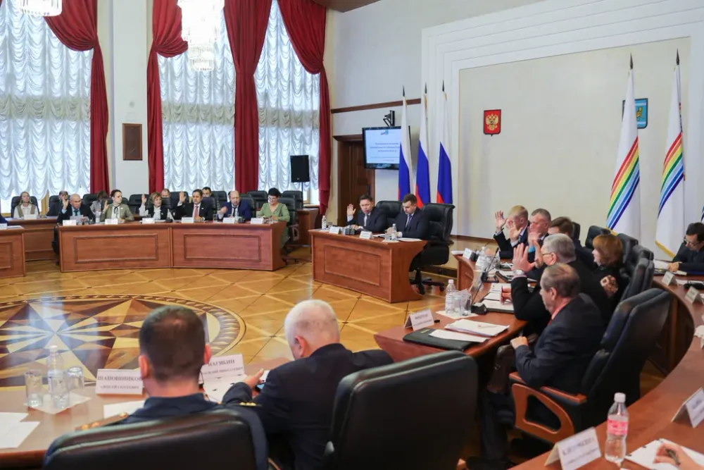 Бюджет ЕАО на ближайшую трехлетку одобрил областной парламент