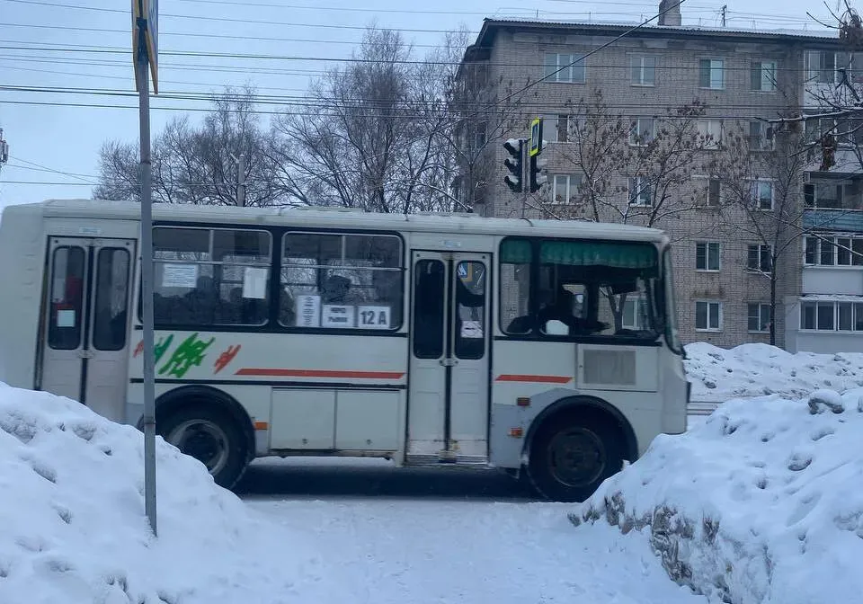 Движение межмуниципального транспорта снова приостановлено из-за снега