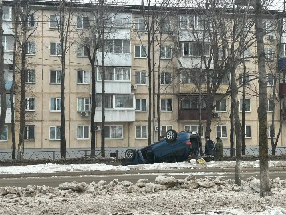 Пострадал ли водитель перевернутой машины, рассказали в ГИБДД Биробиджана