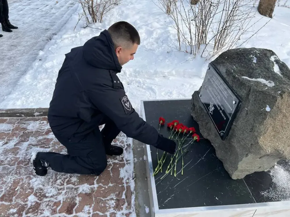 Аллею погибшим росгвардейцам ЕАО открыли в парке Биробиджана