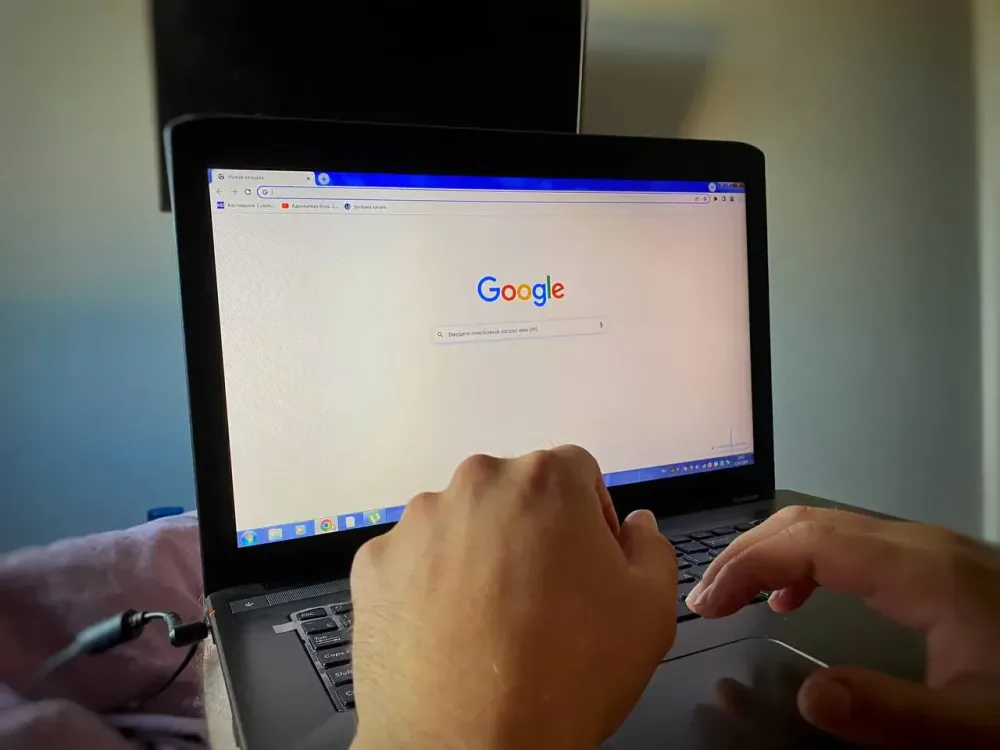 Золотую медаль за высокий трафик присудил Google сайту livebir.ru