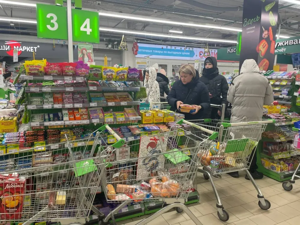 Из-за пожарной тревоги экстренно эвакуировали посетителей ТРЦ «Гигант» в Биробиджане