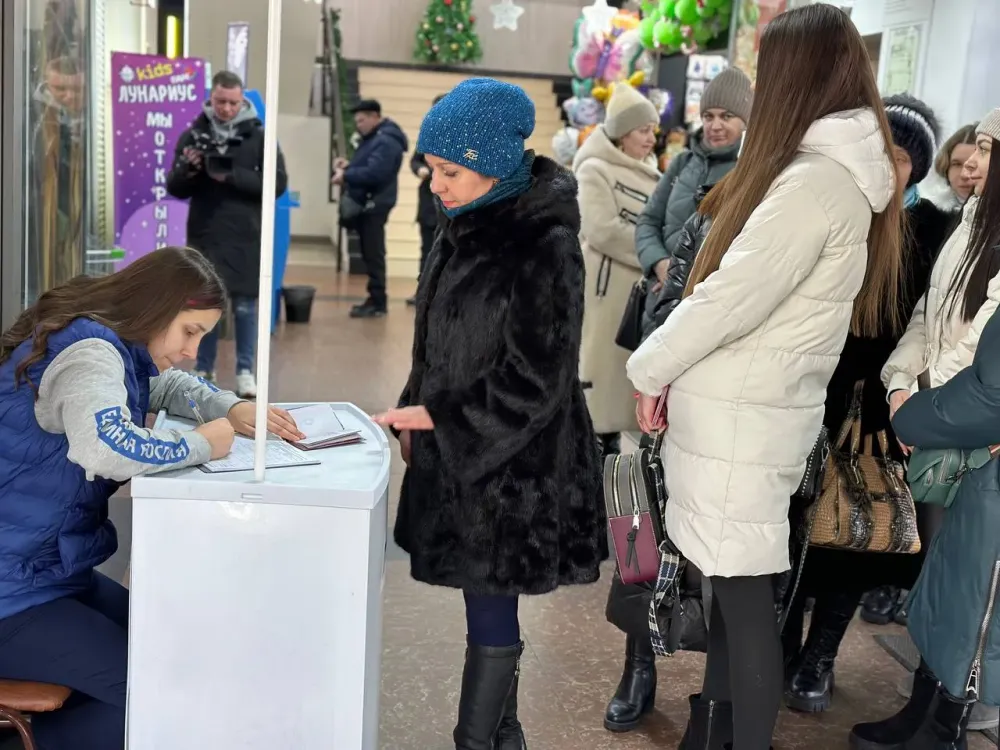 Более 12 000 подписей собрали в ЕАО в поддержку выдвижения В. Путина в президенты РФ