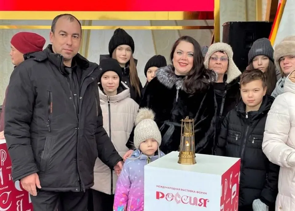 Доставит огонь семейного очага в ЕАО с ВДНХ многодетная семья из Биробиджанского района