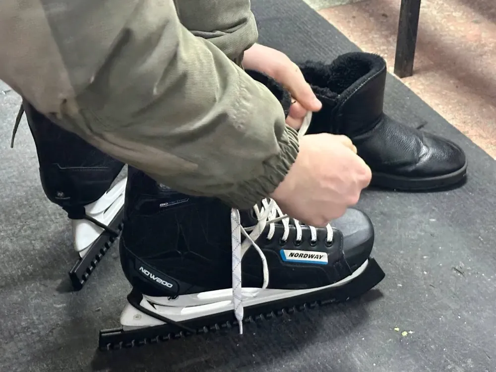 Осталось немного времени, чтобы покататься на коньках под открытым небом в Биробиджане