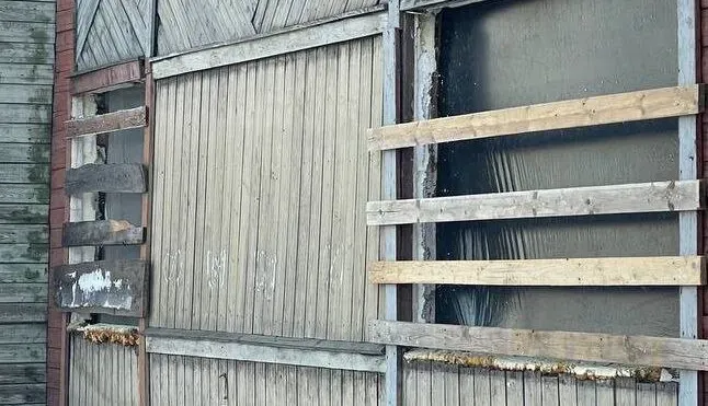 Переехала, сняла окна и заморозила дом семья из Биробиджана