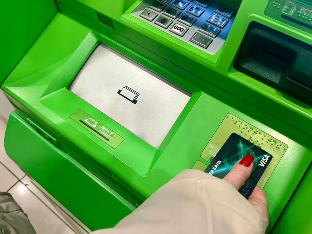 Отдали 700 тысяч рублей две пенсионерки мошенникам в Биробиджане