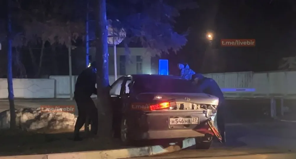 Ночной пьяный гонщик влетел в машину и угонял от ППС в Биробиджане