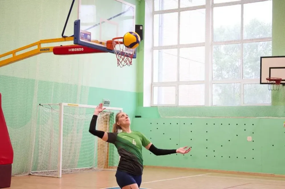 За золото на кубке мэра по женскому волейболу поборолись девять команд в Биробиджане