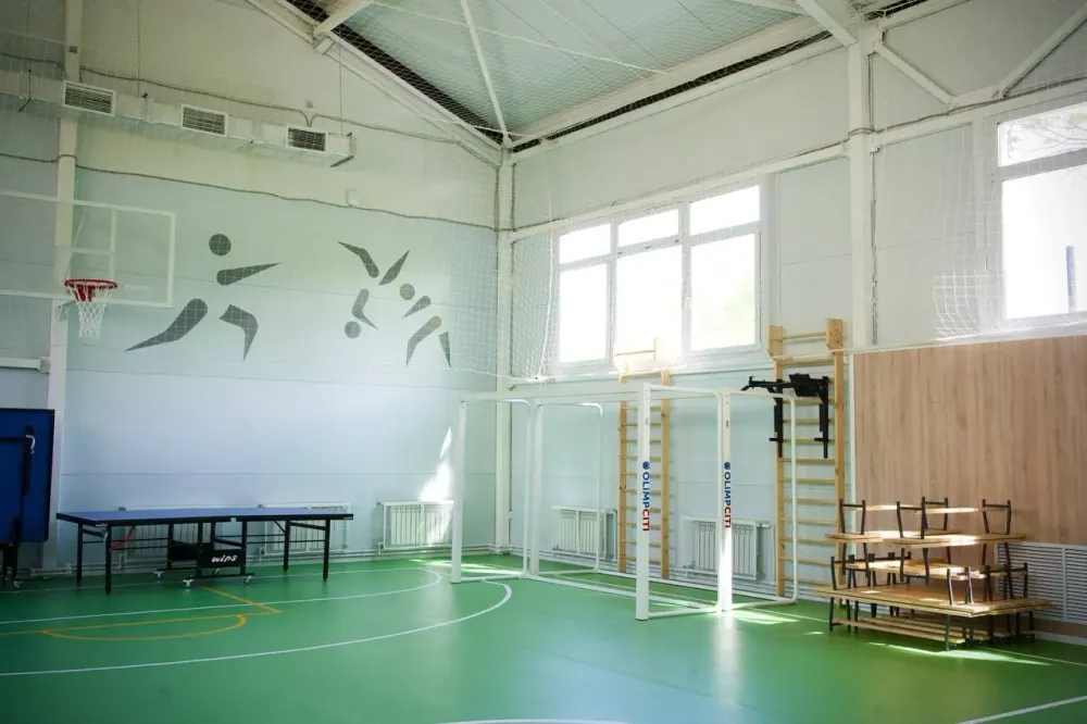 Завершено строительство первого модульного спортзала возле школы в Биробиджане