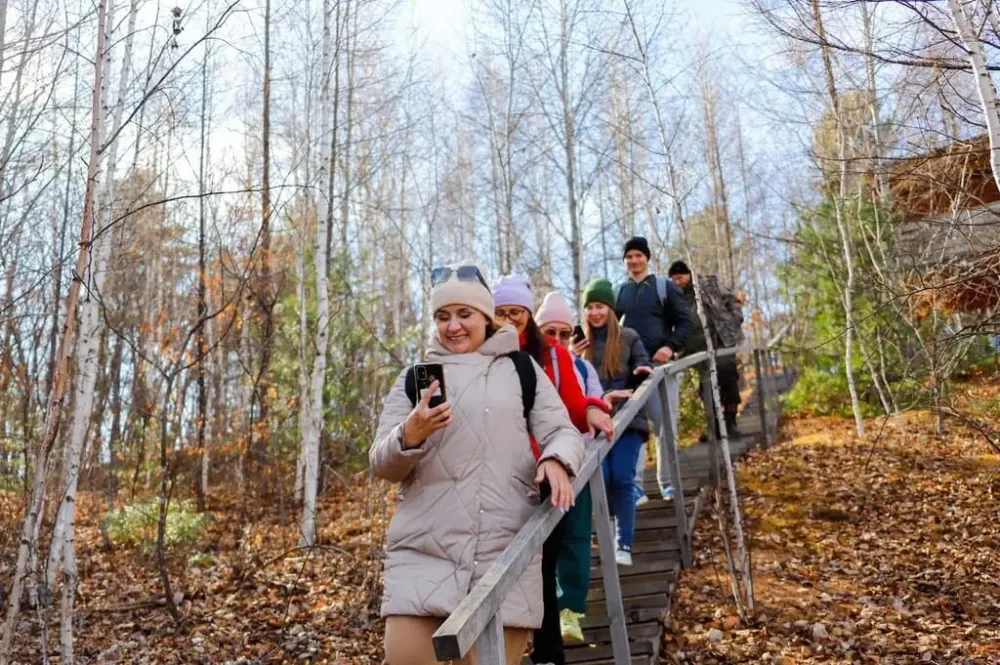 Мастерскую тревел-блогеров «Бирария» презентовали губернатору ЕАО Ростиславу Гольдштейну