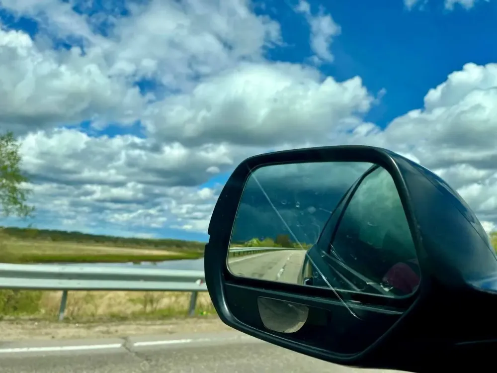 Две девушки попали в аварию на трассе в ЕАО и были доставлены в больницу