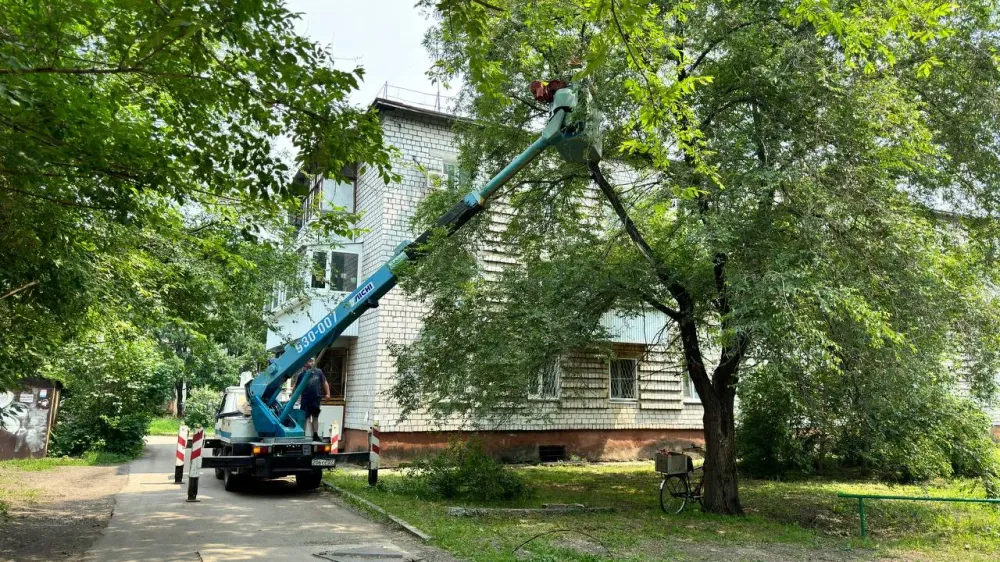 Более 150 опор уличного освещения устанавливают в районе Биробиджана