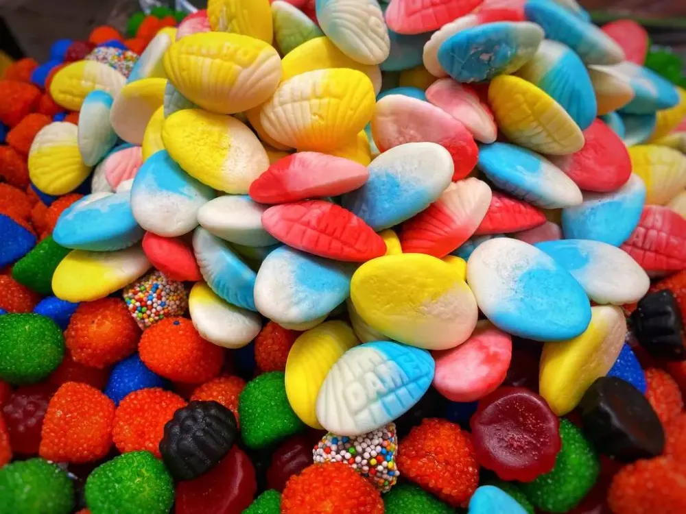 Больше никаких конфет: Повысили пошлины на ввоз иностранных товаров в Россию