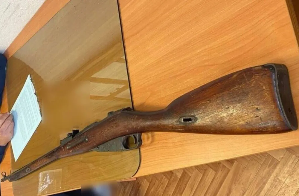 Случайно нашел винтовку в лесу внимательный водитель в ЕАО