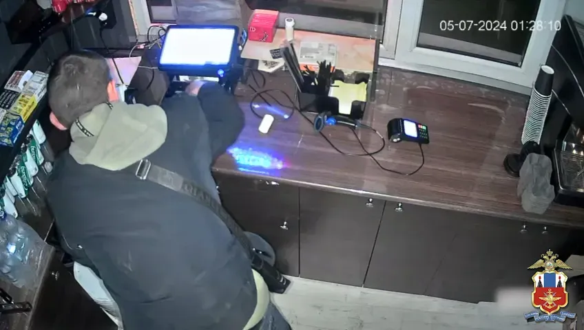 Ограбил киоск на 25 тысяч рублей по пути на заработки на Сахалин житель ЕАО