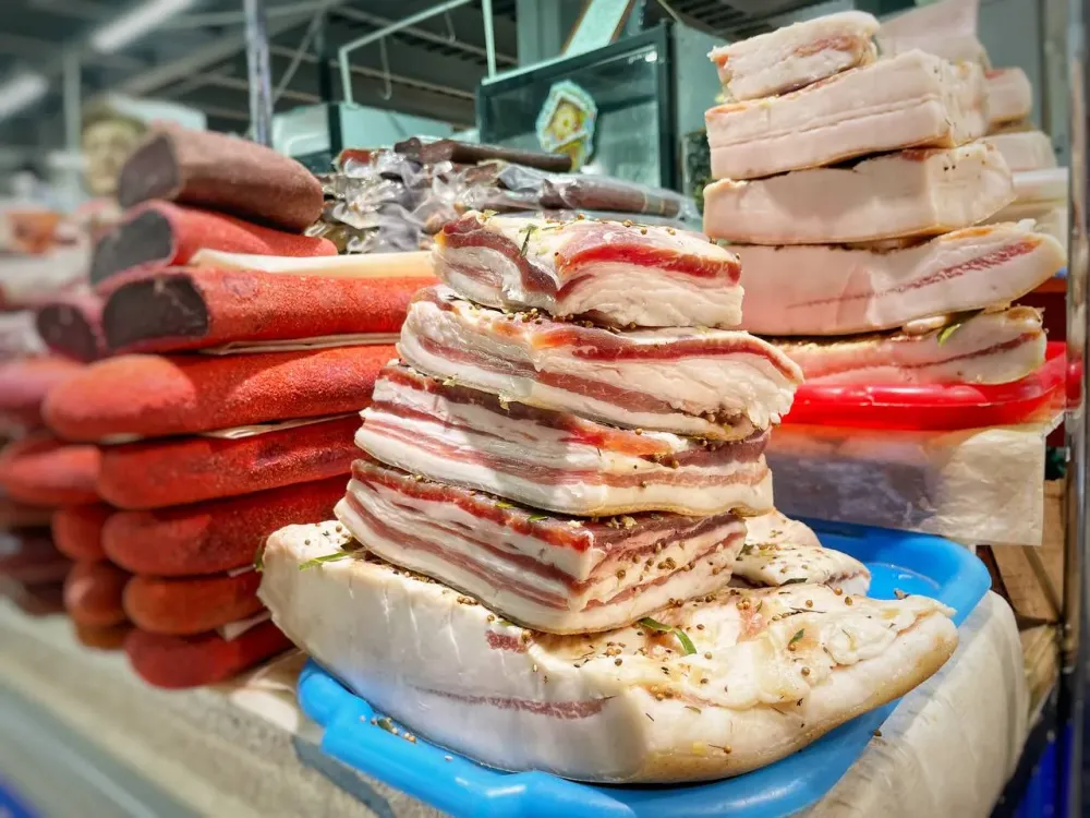 Тысячи нарушений в обороте мясной и молочной продукции нашли у предпринимателей ЕАО