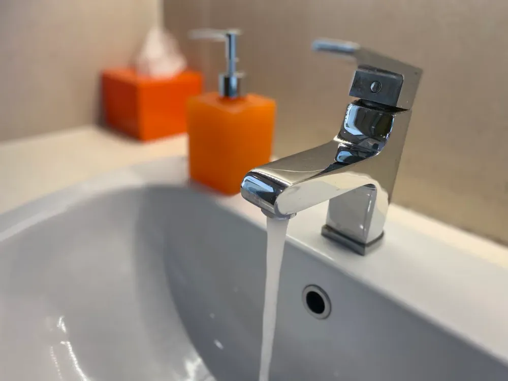 Остался без горячей воды целый микрорайон в Биробиджане из-за ошибки энергетиков