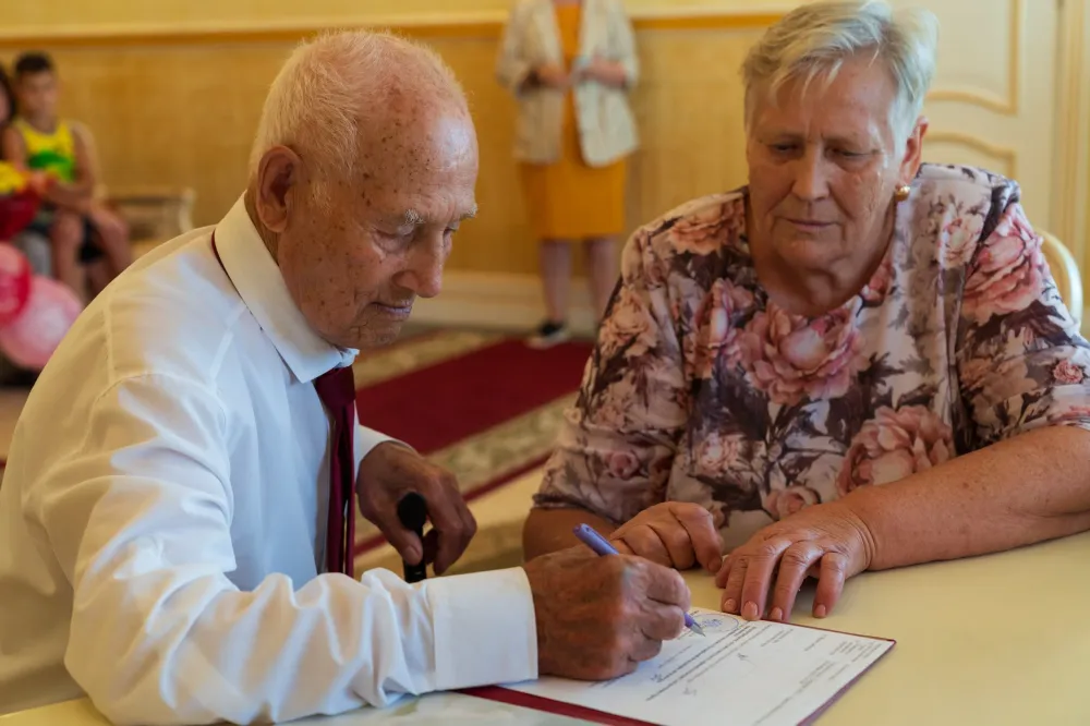 В ЕАО 98-летний ветеран войны вновь женился