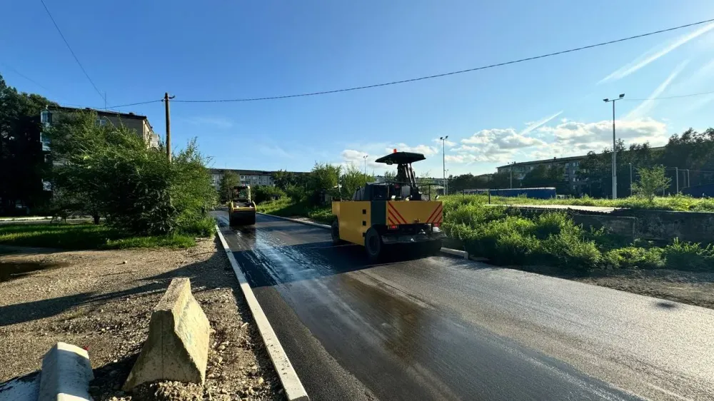 Новый асфальт появился во дворах в м-не Бумагина в Биробиджане